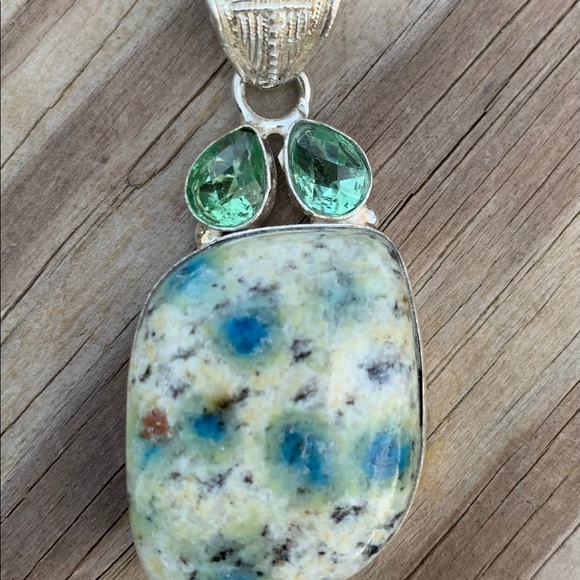 K2 Azurite. Natural.. Peridot.. - Picture 4 of 4